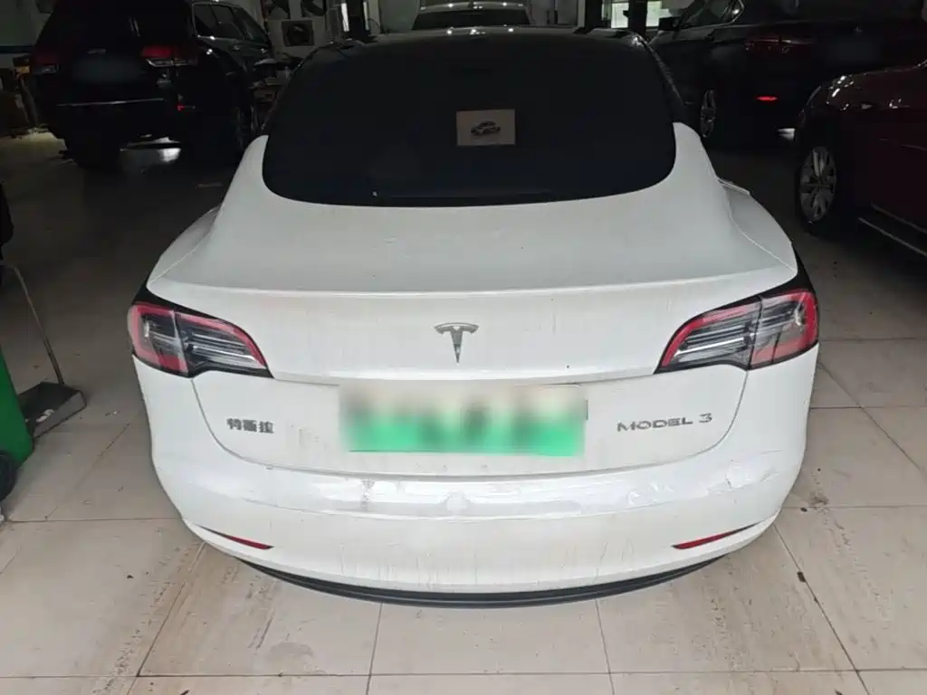 Tesla Model 3 — фото 6