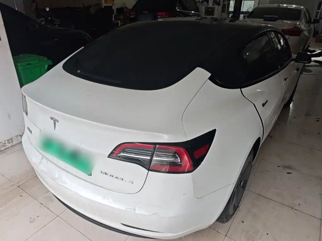Tesla Model 3 — фото 7