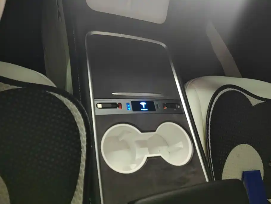 Tesla Model 3 — фото 16
