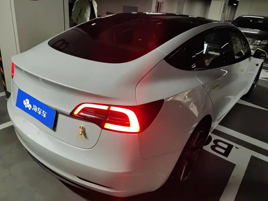 Tesla Model 3 — фото 3