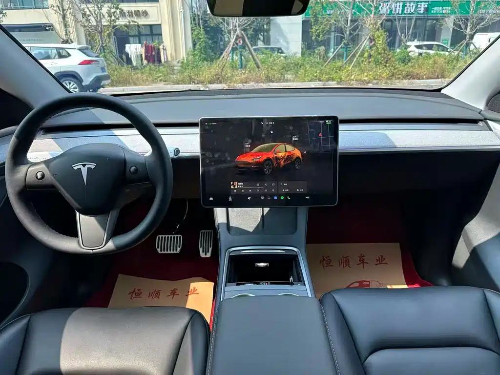 Tesla Model Y — фото 6