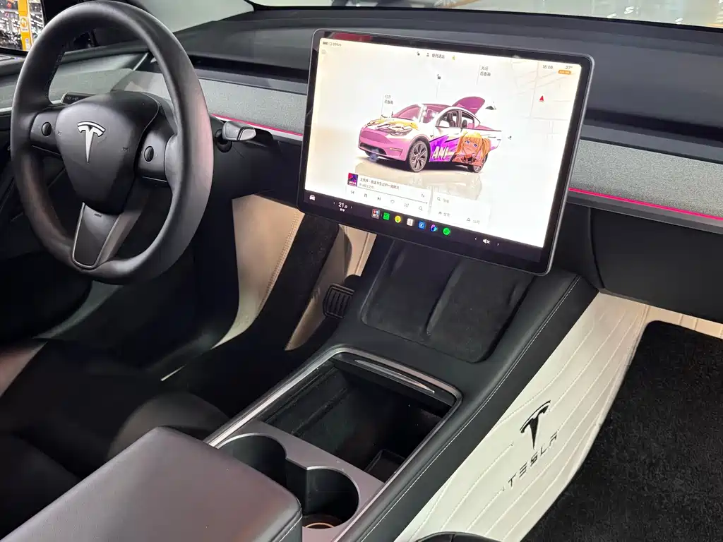 Tesla Model Y — фото 17