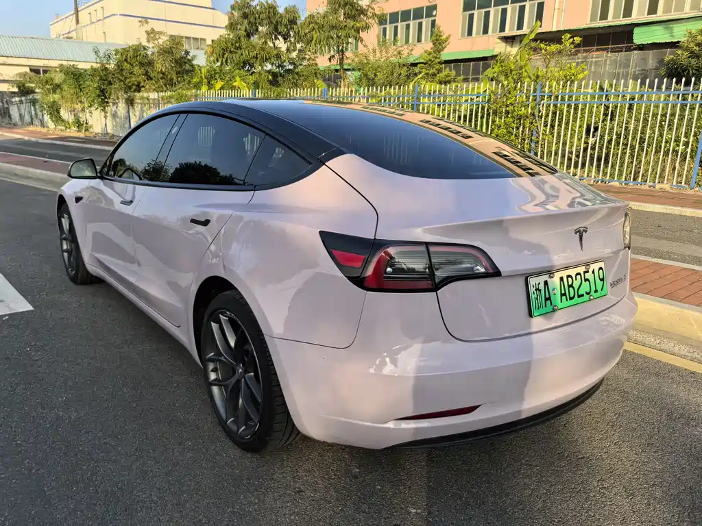 Tesla Model 3 — фото 4