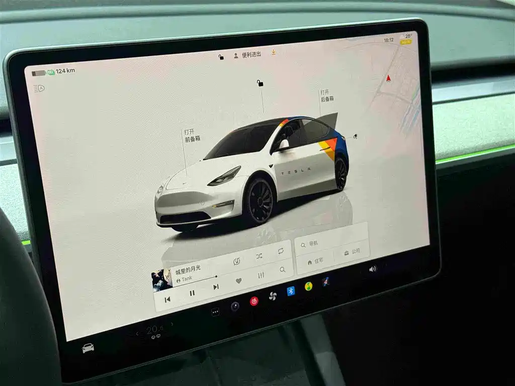Tesla Model Y — фото 13