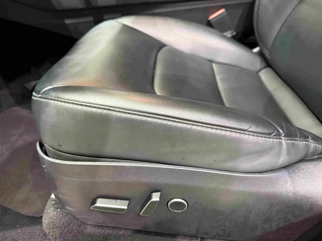 Tesla Model Y — фото 22