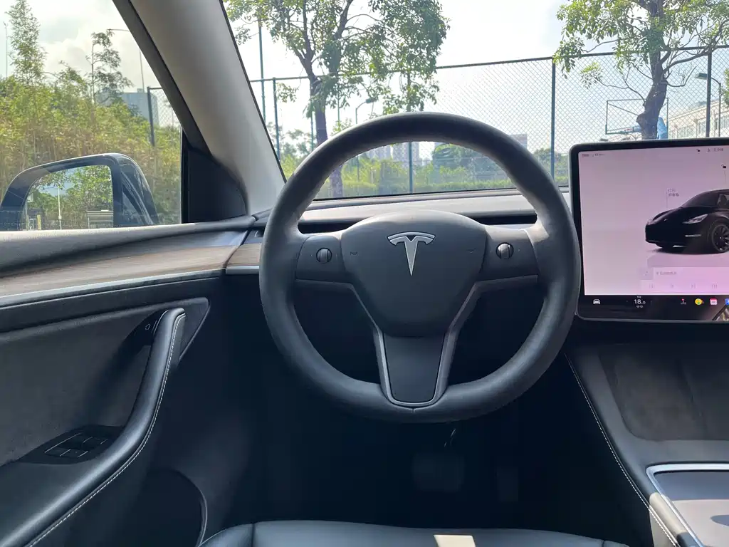 Tesla Model Y — фото 5