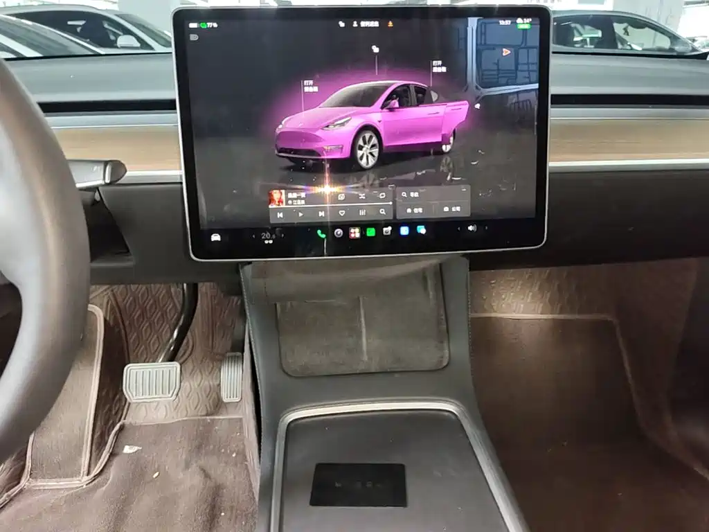 Tesla Model Y — фото 13