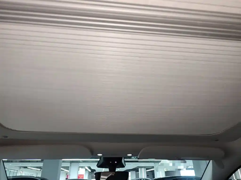 Tesla Model Y — фото 18