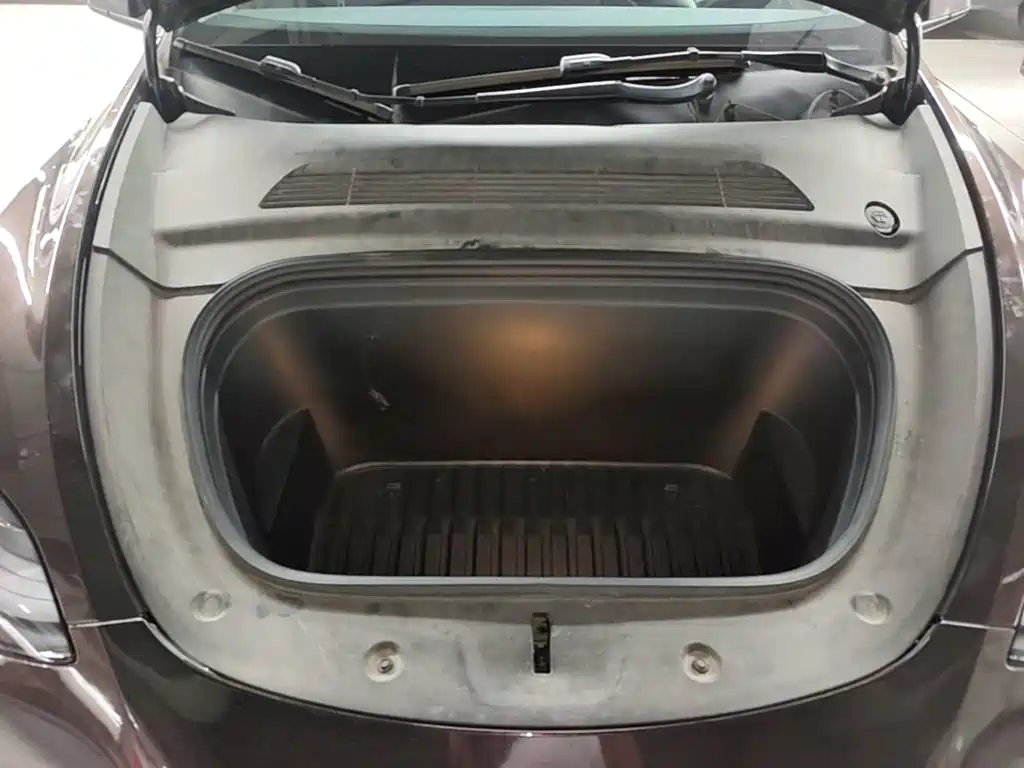 Tesla Model Y — фото 20