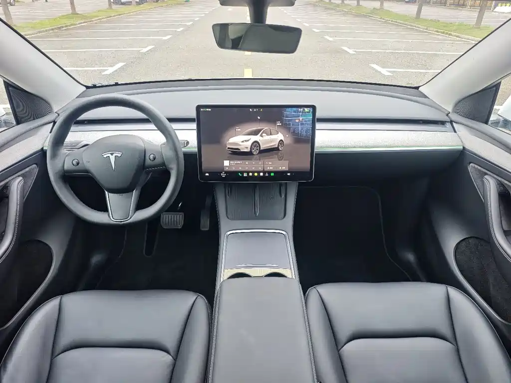 Tesla Model Y — фото 5