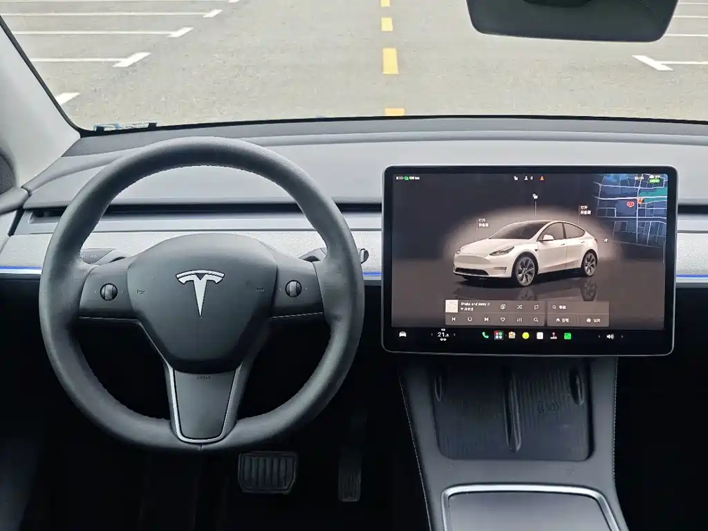 Tesla Model Y — фото 6