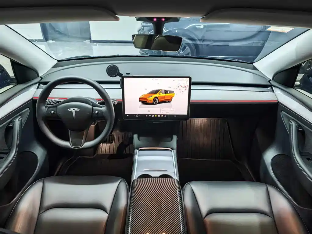 Tesla Model Y — фото 5