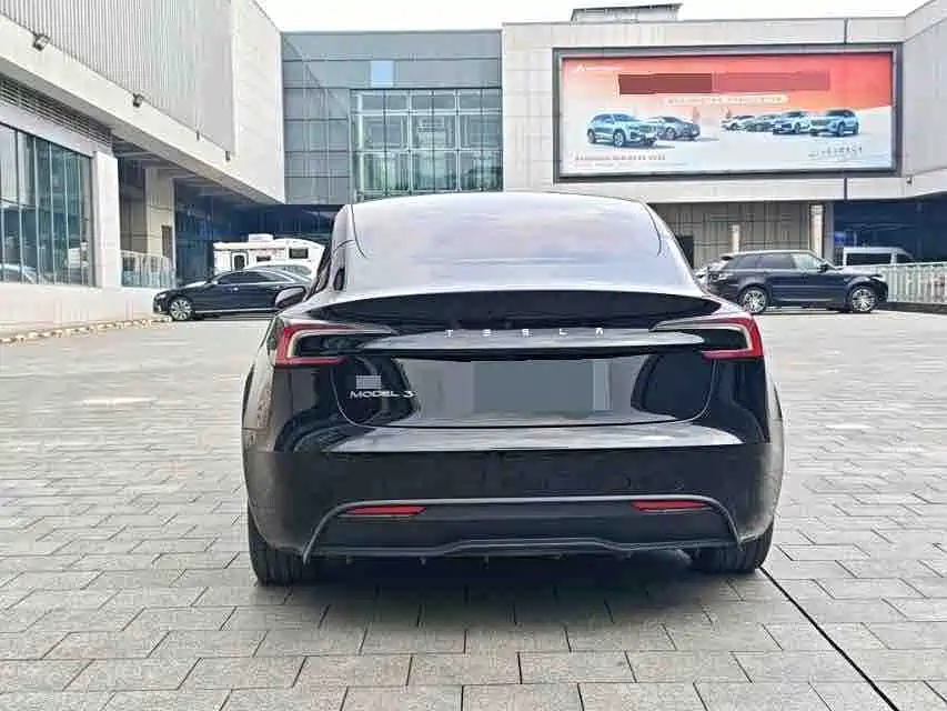 Tesla Model 3 — фото 13