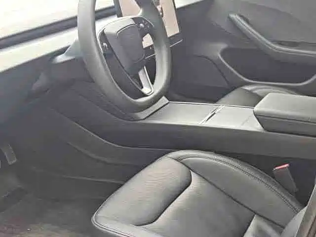 Tesla Model 3 — фото 4