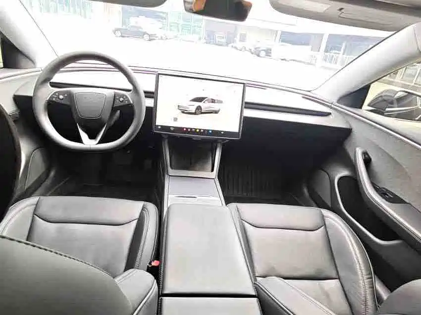 Tesla Model 3 — фото 9