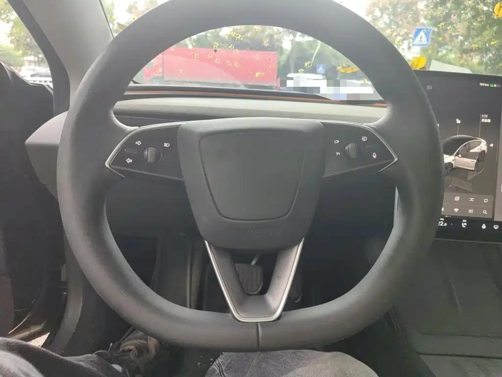 Tesla Model 3 — фото 6