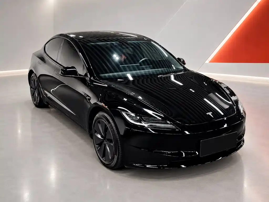 Tesla Model 3 — фото 3