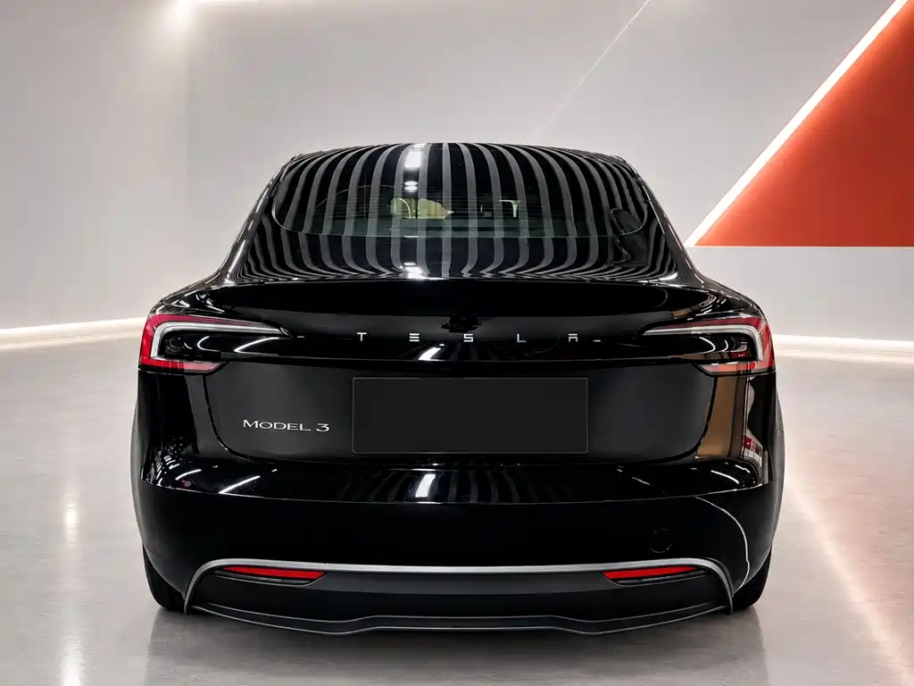 Tesla Model 3 — фото 5