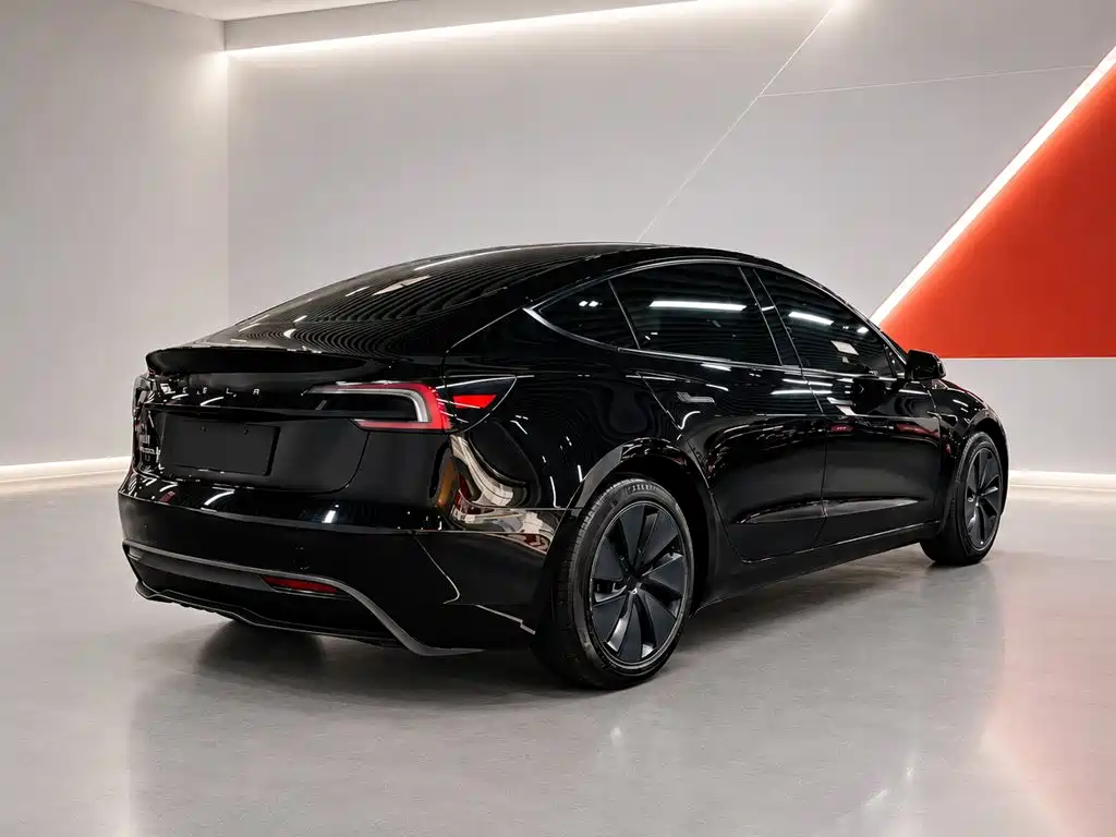 Tesla Model 3 — фото 6