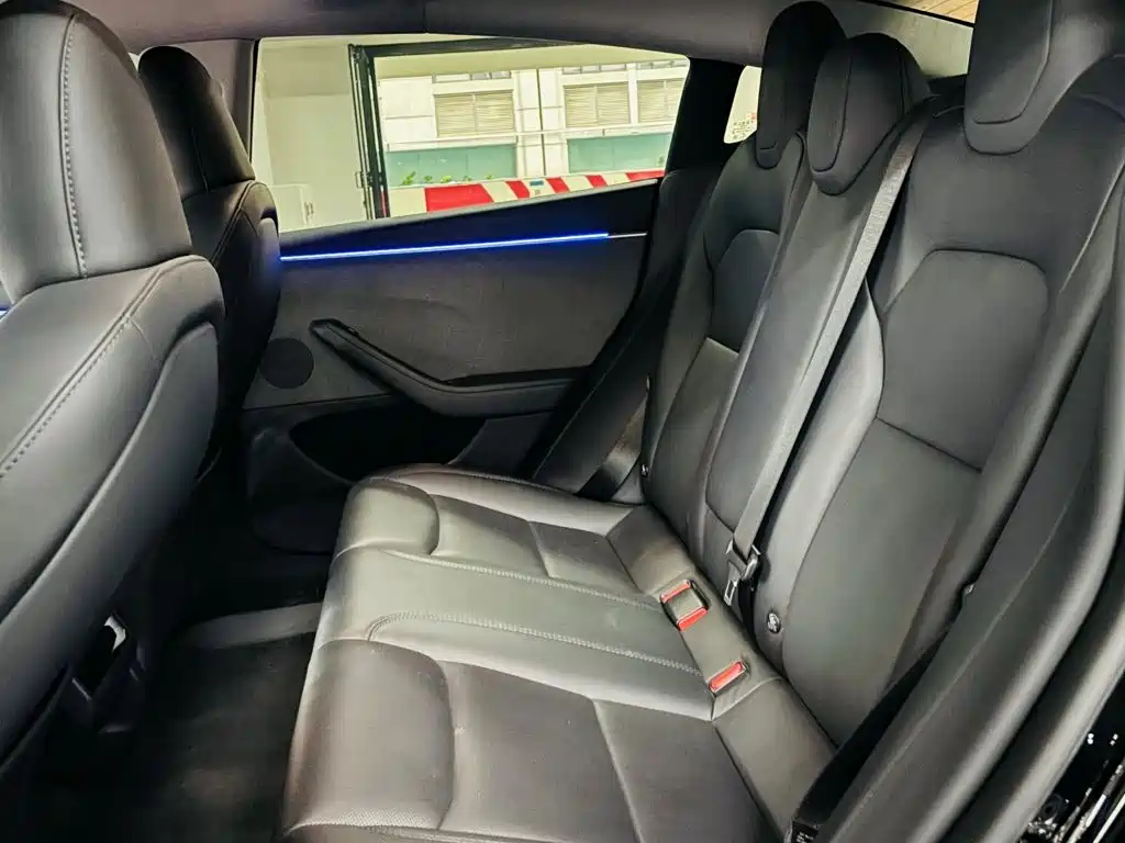 Tesla Model 3 — фото 9