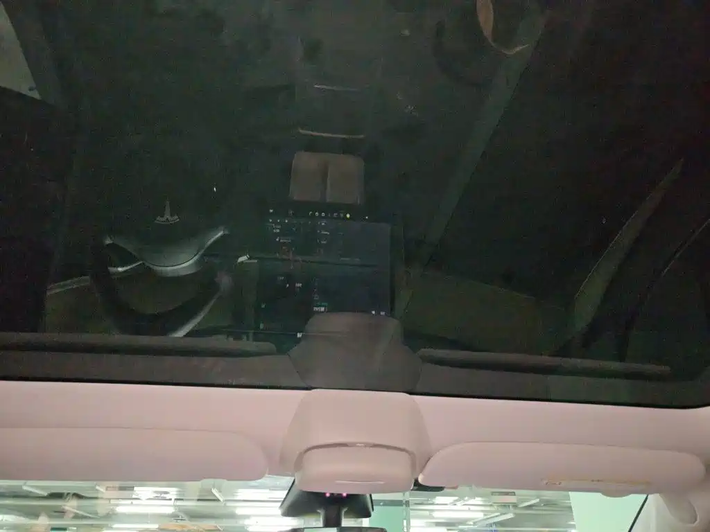 Tesla Model Y — фото 14