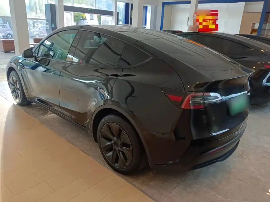Tesla Model Y — фото 7