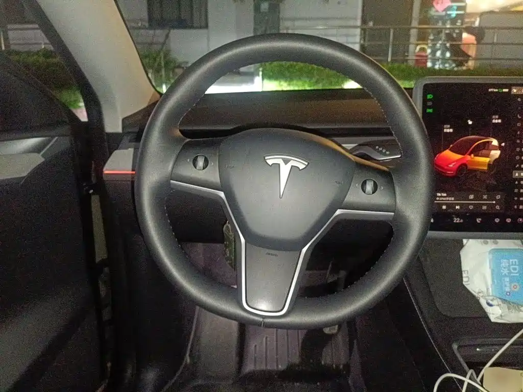Tesla Model Y — фото 6