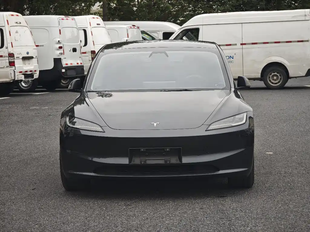 Tesla Model 3 — фото 2