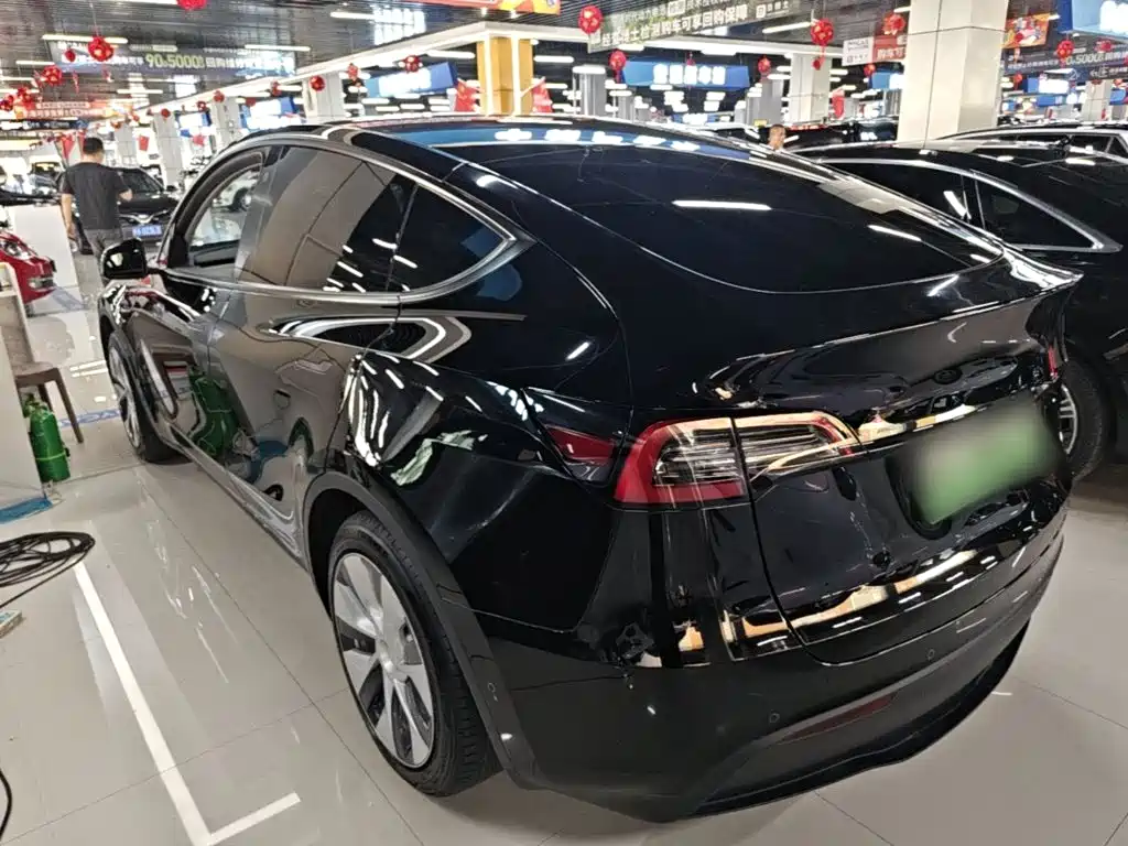 Tesla Model Y — фото 5