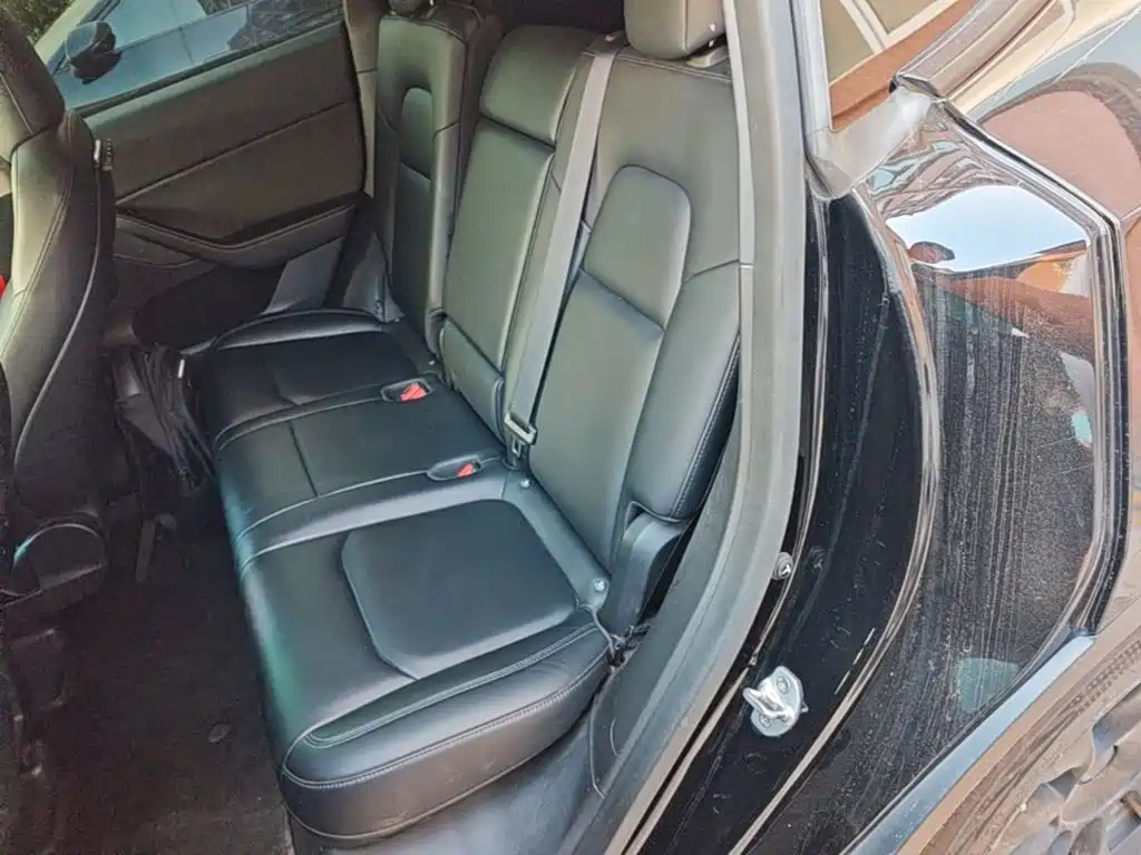 Tesla Model Y — фото 17