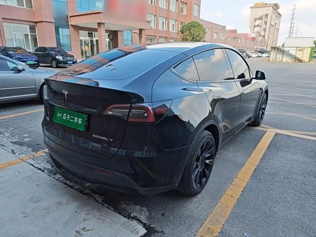 Tesla Model Y — фото 7