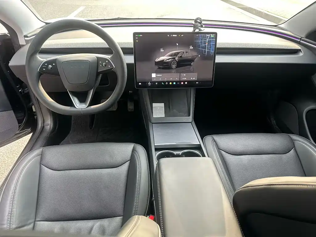 Tesla Model 3 — фото 9