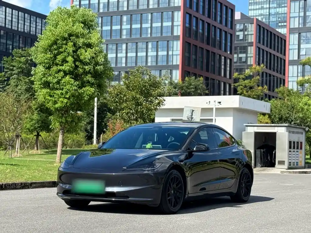 Tesla Model 3 — фото 2