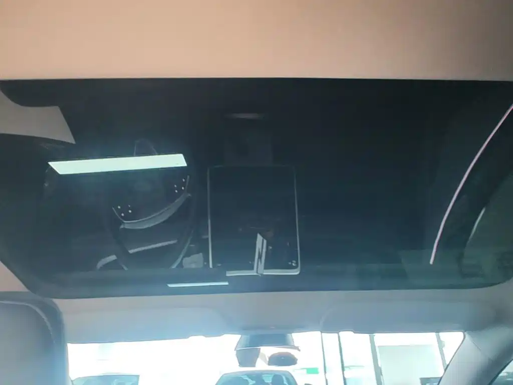 Tesla Model 3 — фото 14