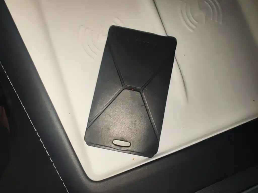 Tesla Model 3 — фото 17