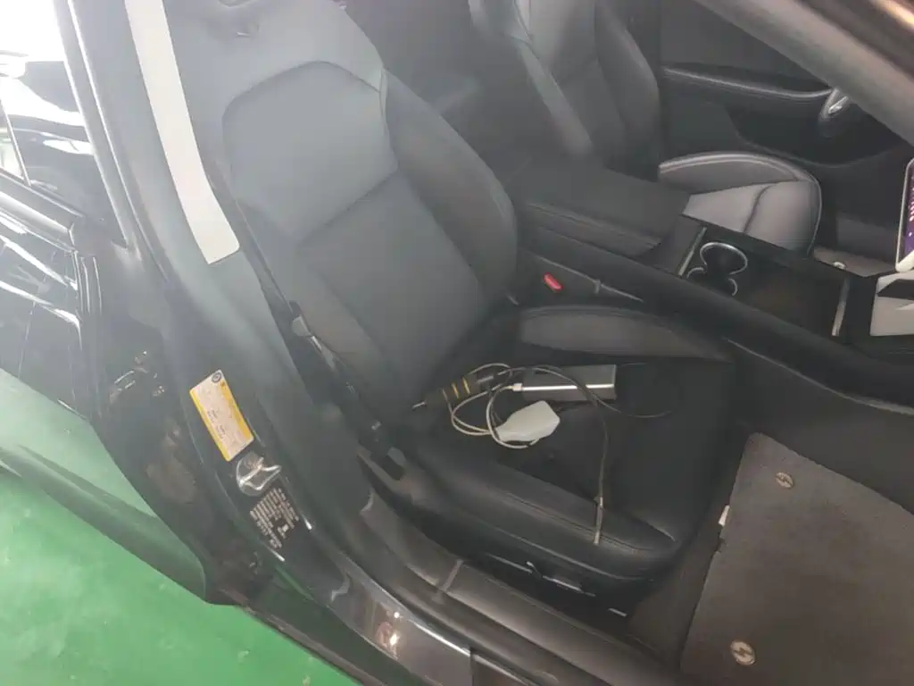 Tesla Model 3 — фото 19