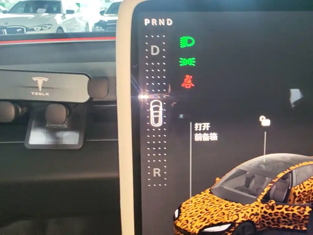 Tesla Model 3 — фото 10