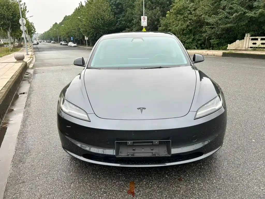Tesla Model 3 — фото 2