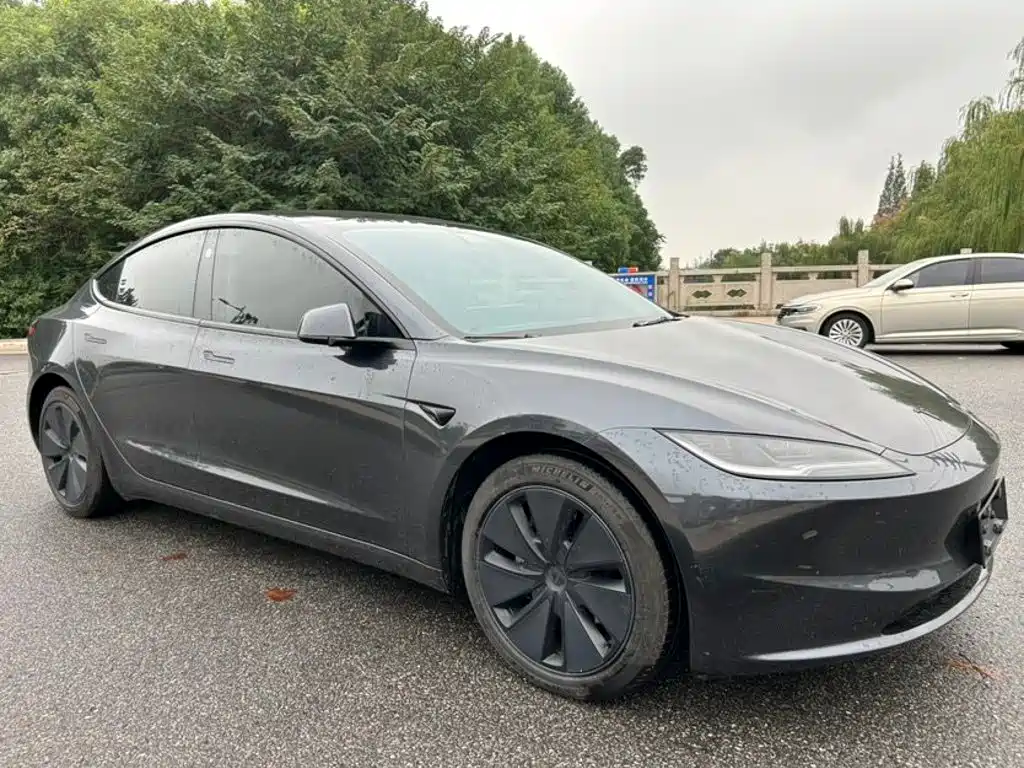 Tesla Model 3 — фото 6
