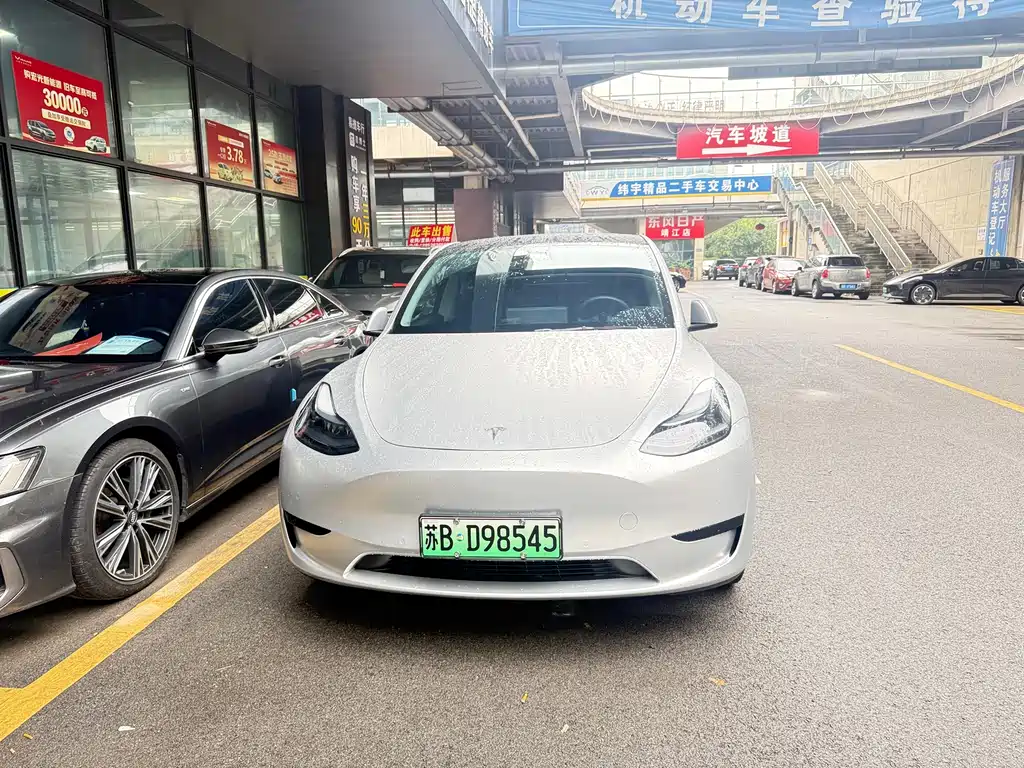 Tesla Model Y — фото 2