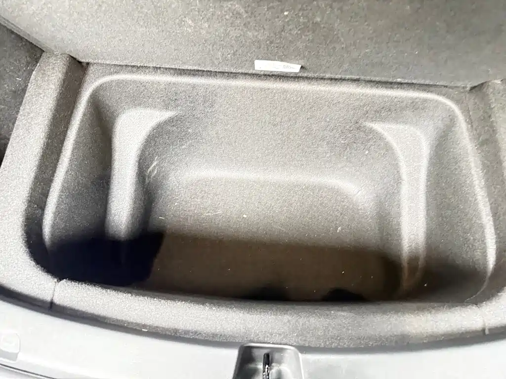 Tesla Model Y — фото 19