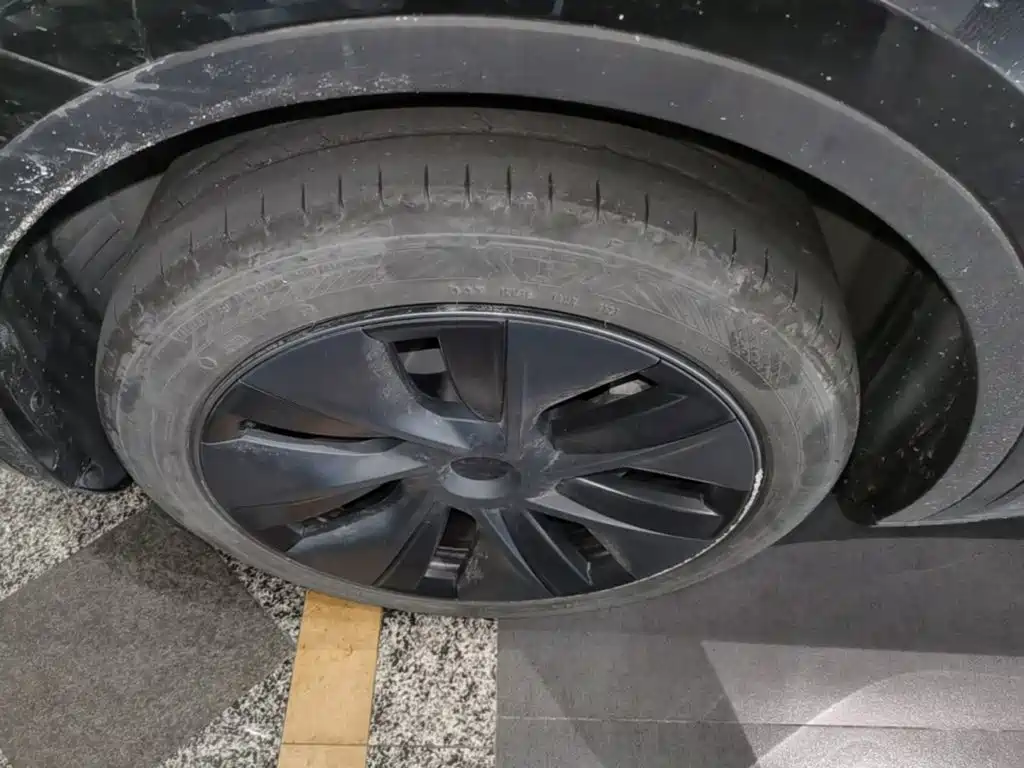 Tesla Model Y — фото 23