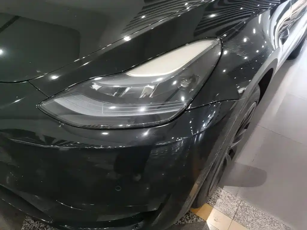 Tesla Model Y — фото 24
