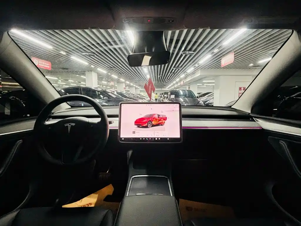 Tesla Model Y — фото 8