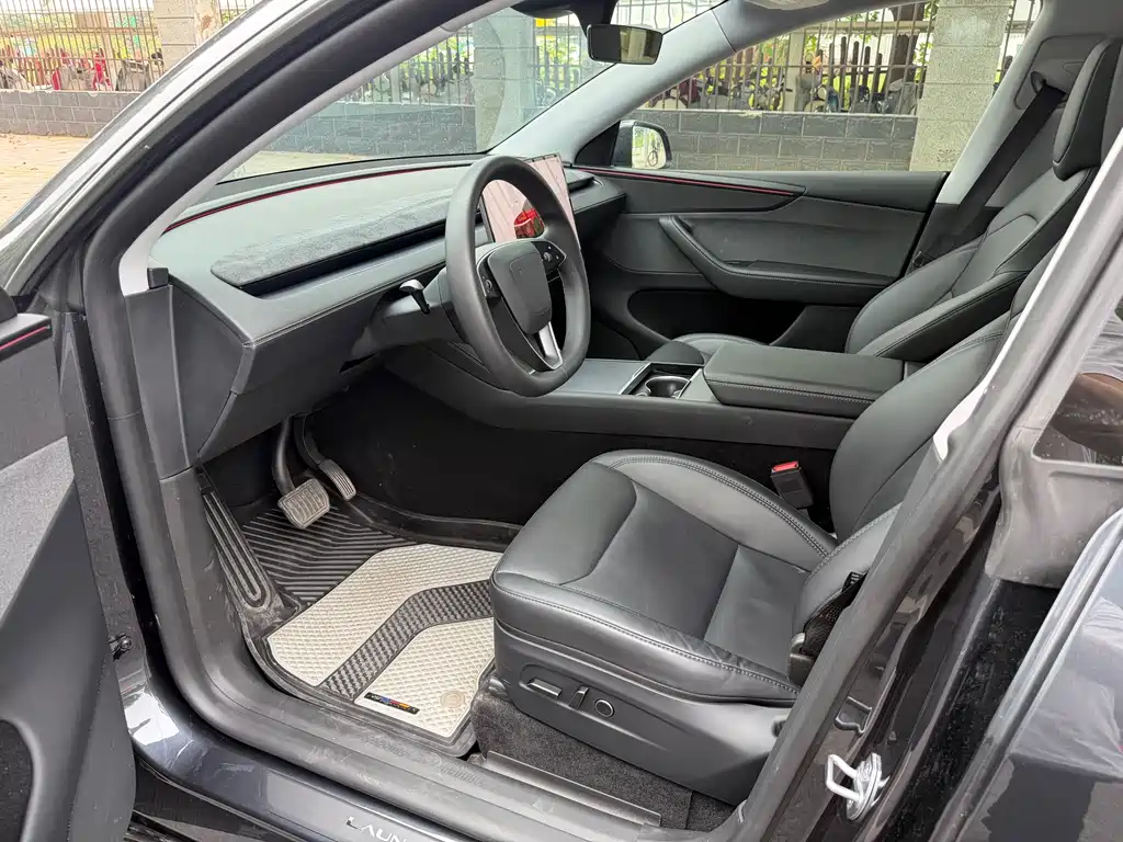 Tesla Model Y — фото 7