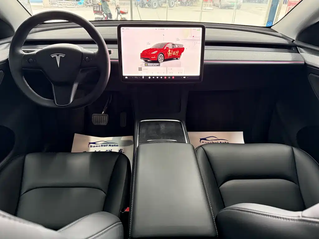 Tesla Model Y — фото 8