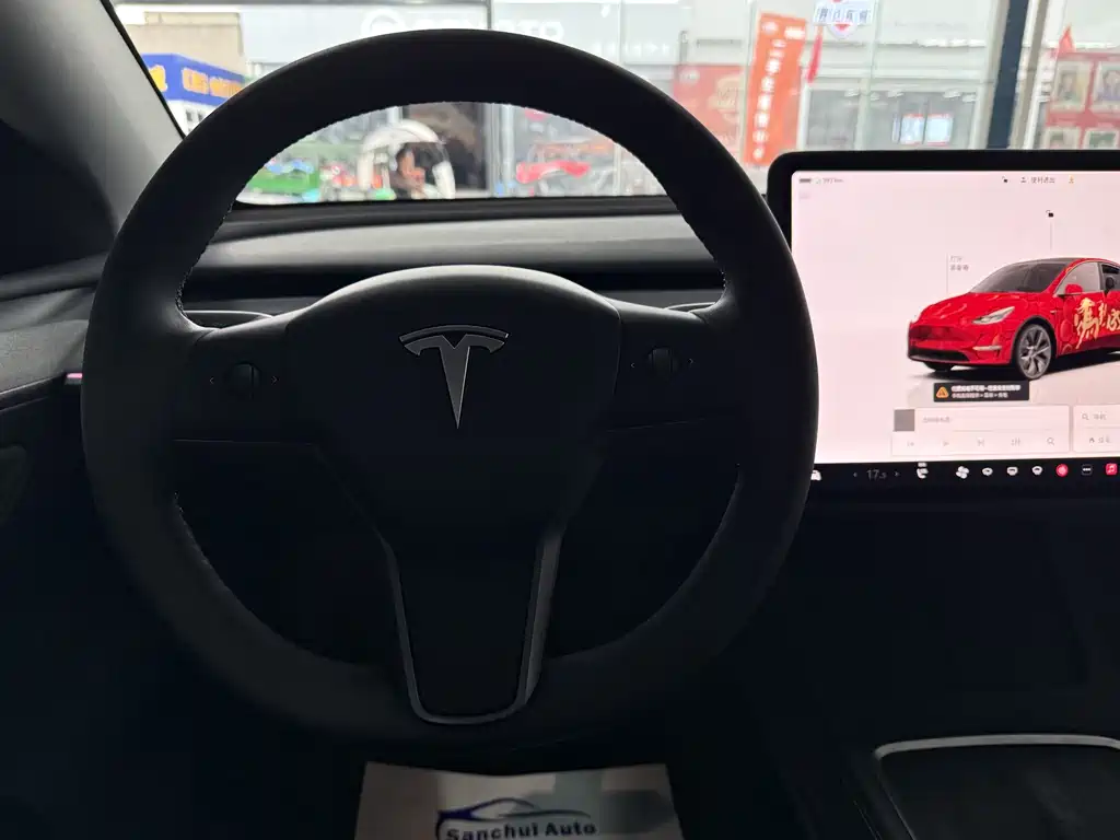 Tesla Model Y — фото 9