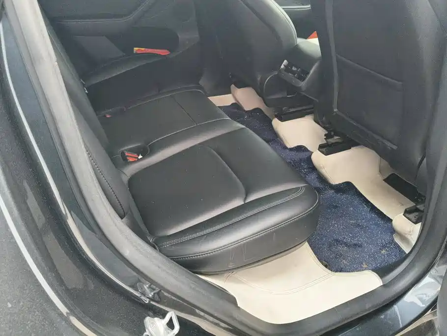 Tesla Model Y — фото 11