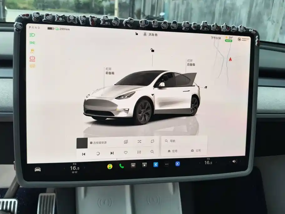 Tesla Model Y — фото 14