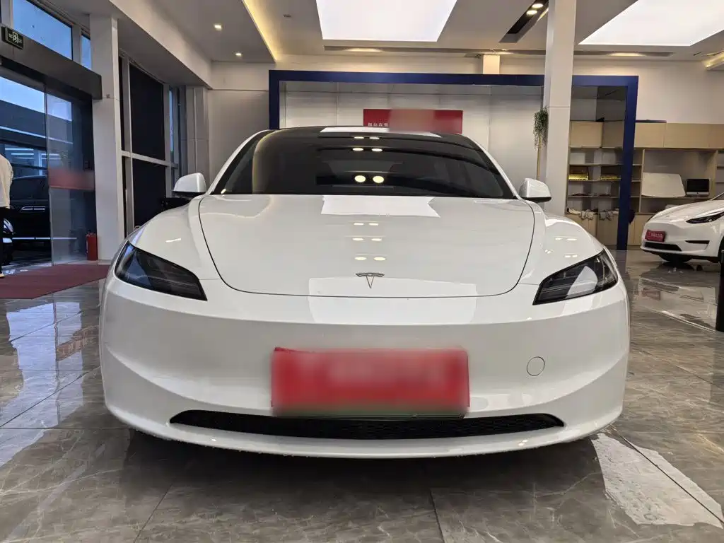 Tesla Model 3 — фото 4
